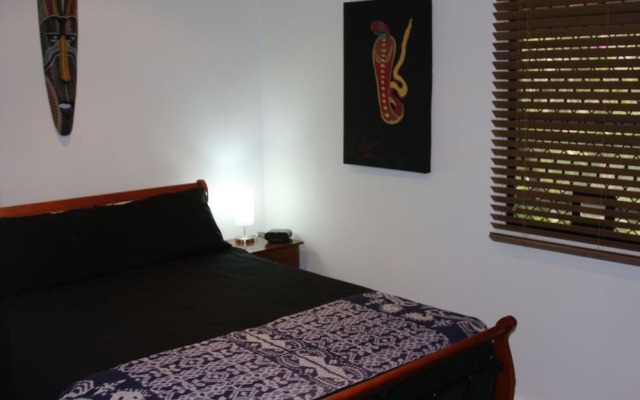 Moorooba Crescent, 18