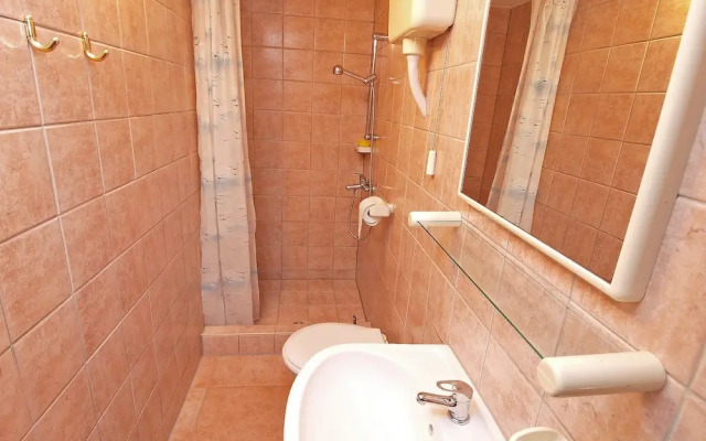 Apartment 845