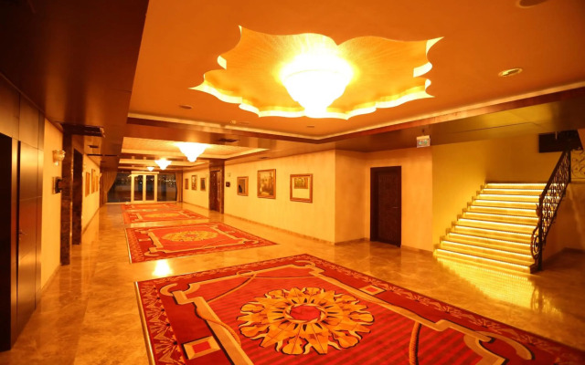 Kronos Hotel