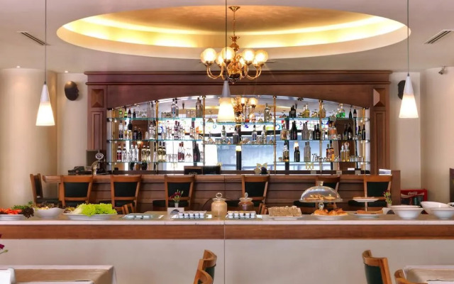 Taksim Metropark Hotel