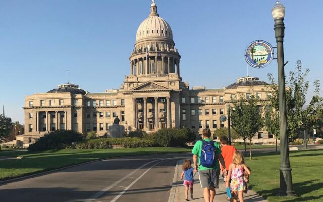 Boise Hillside Suites