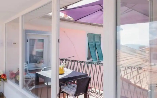 Bright Apartment with Terrace