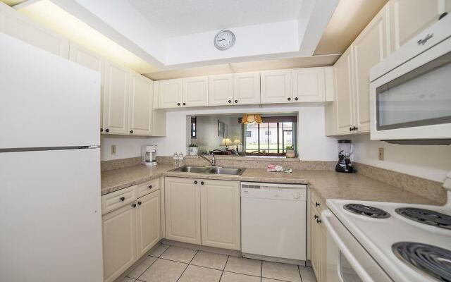 Shorewalk lakeview condo close to IMG