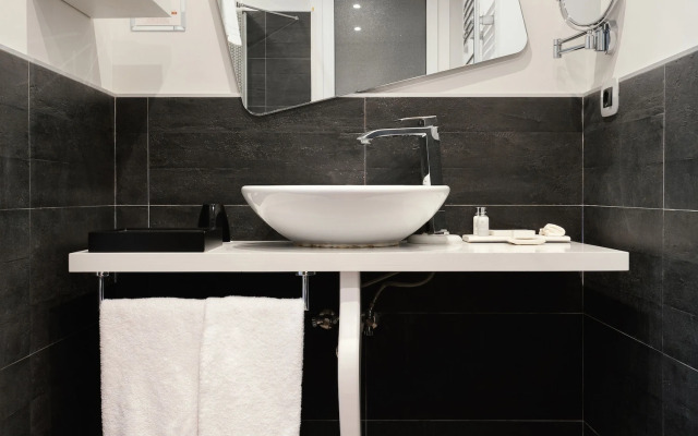 Montenapoleone Suites