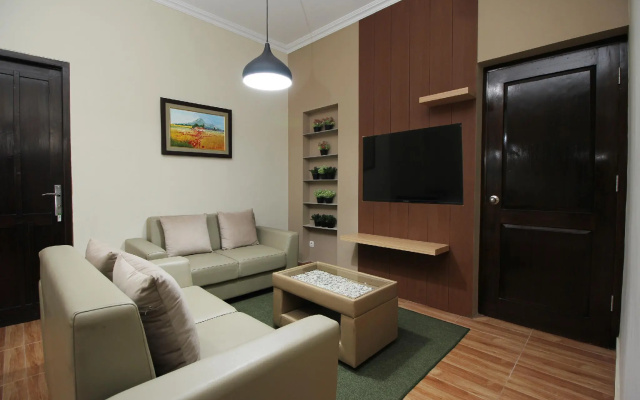 OYO 572 Omah Gedongkuning Syariah Homestay