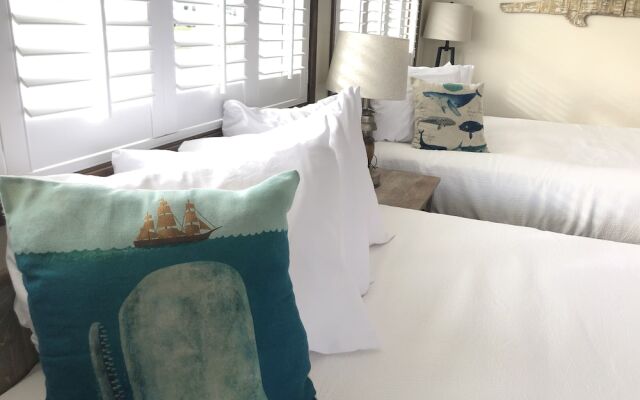 Lamplighter Inn
