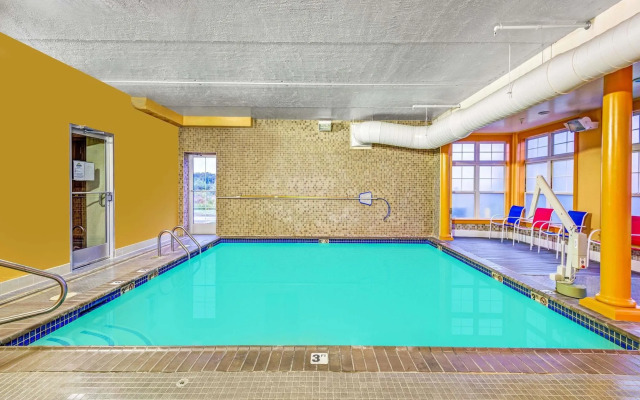 Spark by Hilton Portland Airport Maine Mall