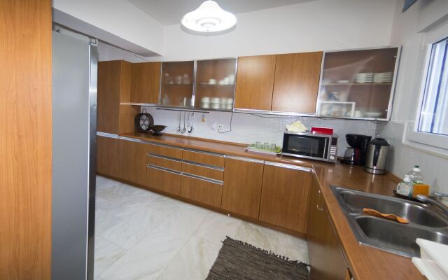 Jiannis House