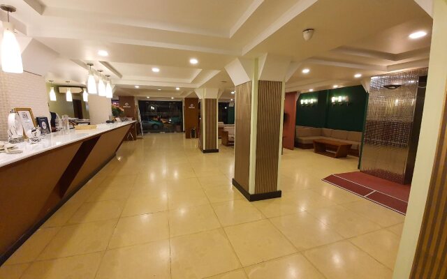 Clover Hotel