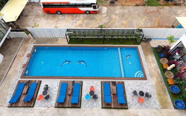 Phoenix Sea View Hotel