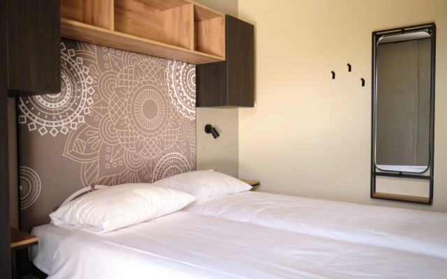 Special Hillside Lodge, Near Maastricht
