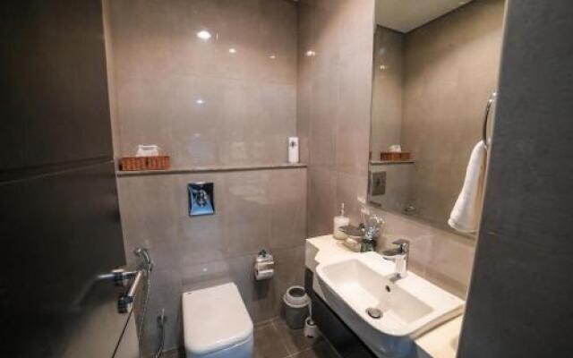Luton Vacation Homes - Damac Maison Studio, Canal View
