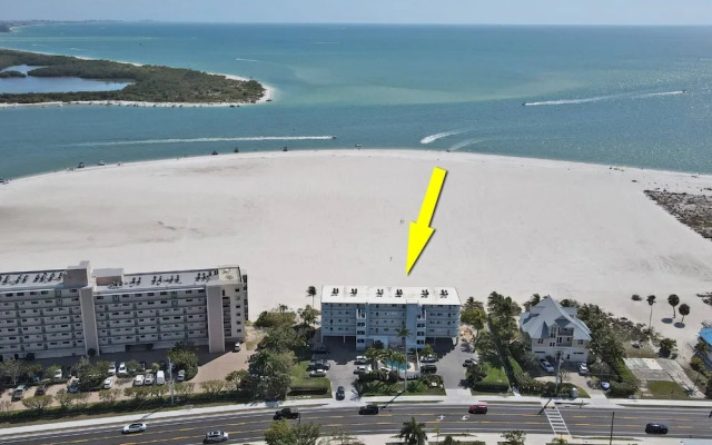 Castle Beach 402