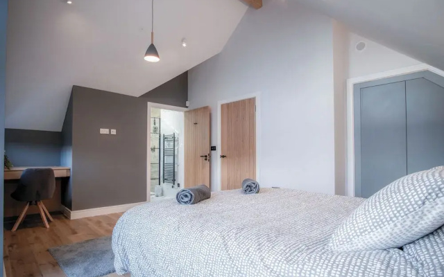 Ty Cyfoes - Luxurious 4 Bedroom - St. Florence