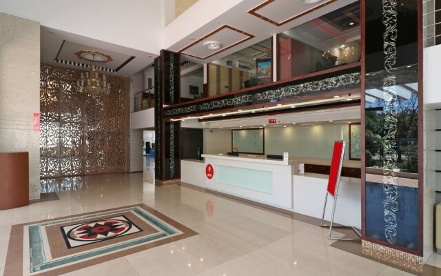 OYO 12823 Hotel Pearl Avenue