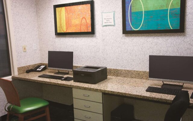 La Quinta Inn & Suites Tulsa Central