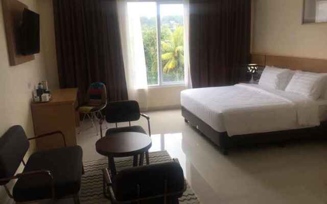 Wise Hotel Tomohon