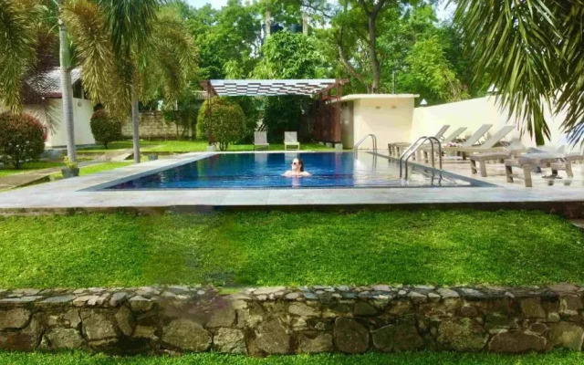 Jungle Paradise Hotel