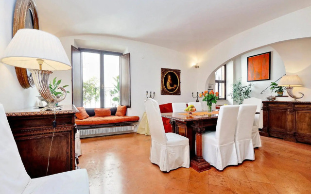 Town House - Treasurerome Collection