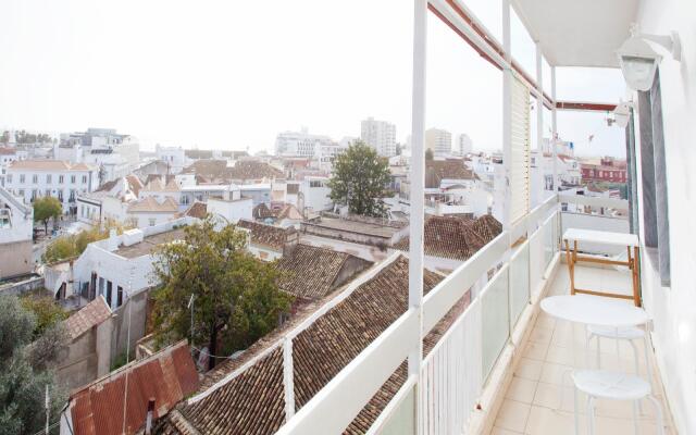 Blue Sky Apartment