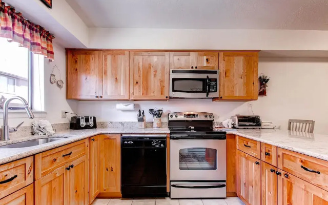 Winterpoint 22 2 Bedroom Townhouse by RedAwning