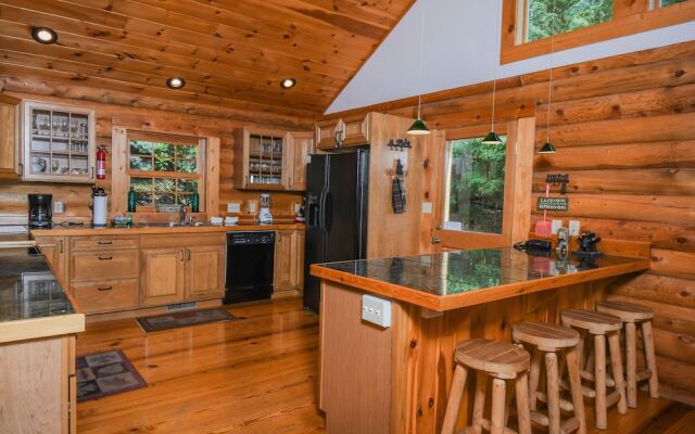 Old Bruin's Den 4 Bedroom House