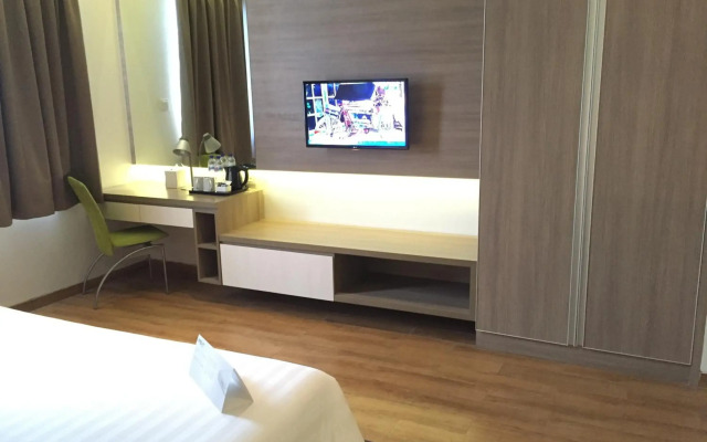 Whiz Prime Hotel Kelapa Gading
