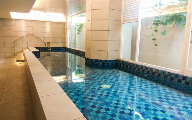 Comfortable 1BR Apartment at Mustika Golf Residence