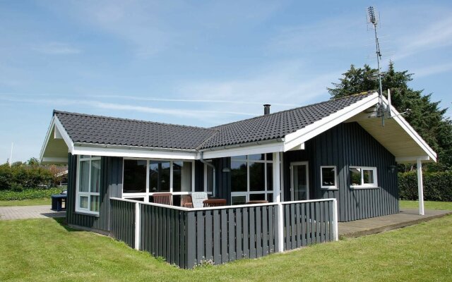 Comfy Holiday Home in Hals With Whirlpool