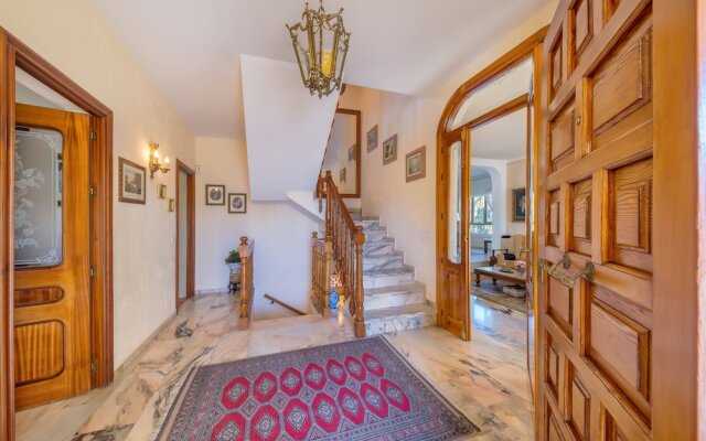 Villa - 5 Bedrooms with Pool and WiFi - 107872