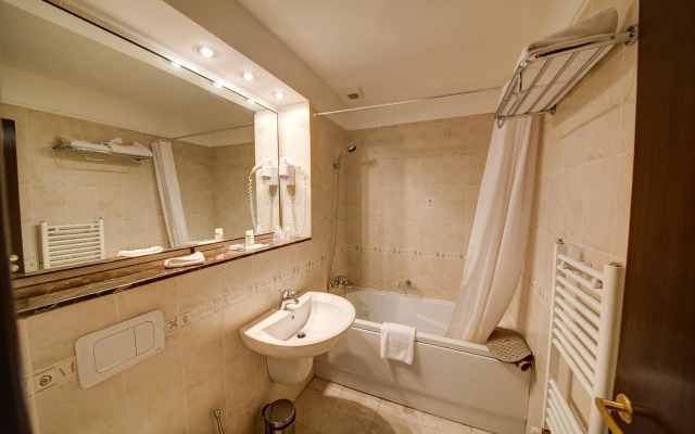 Atrium Hotel Ateneu City Center