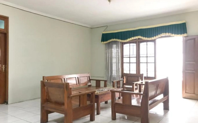 RedDoorz Syariah @ Janti Malang