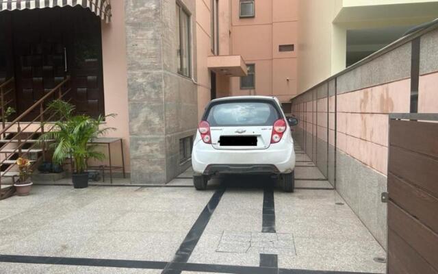 Enkay Suites - DLF CyberCity