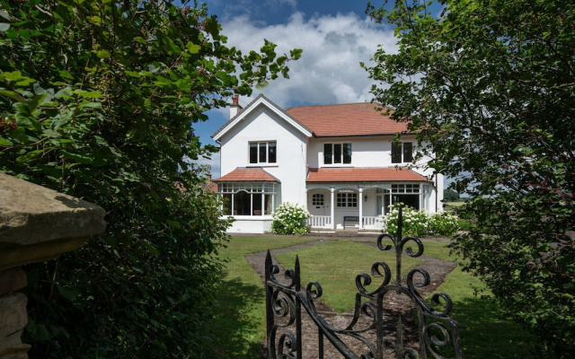 Green End House