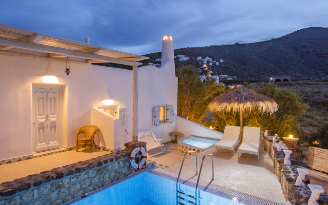 Starlight Luxury Seaside Villa & Suites