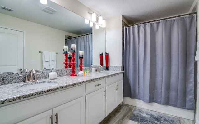 Stunning Lakeview Townhome w/ Private Pool!