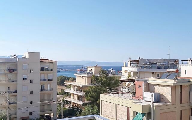Vibrant Apartment in Rafina With Garden