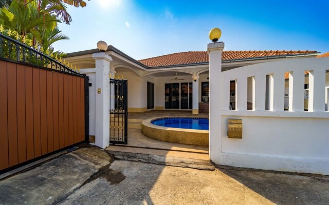 Private 4 Bedroom Pool Villa - NG411