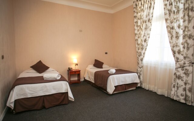 Hostal Plaza Londres 77