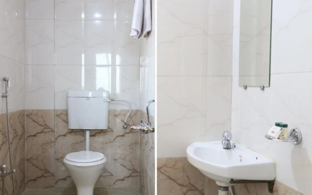 OYO 16670 Aradya Executive