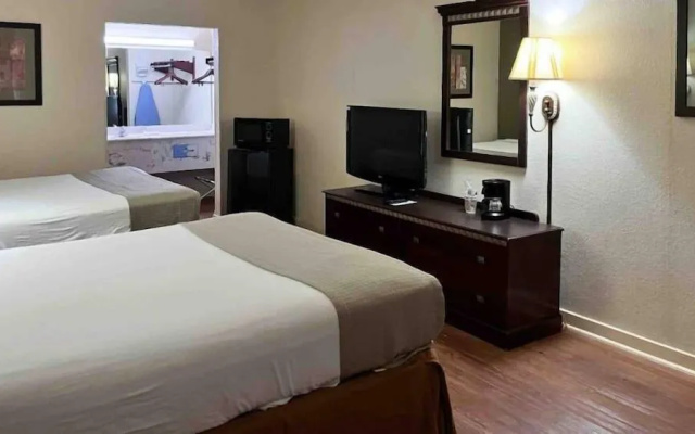 Motel 6 Abbeville, AL