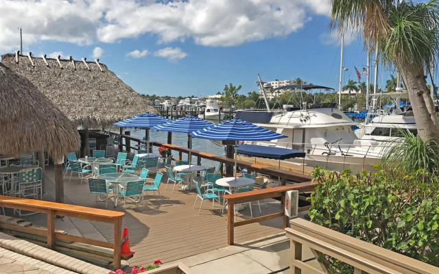 Cove Inn on Naples Bay