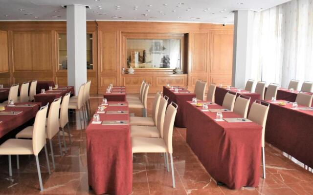 Lamaro Hotel