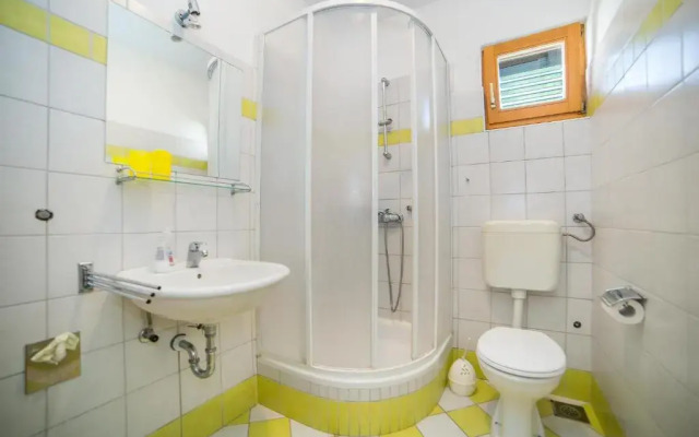 Gulin Apartments