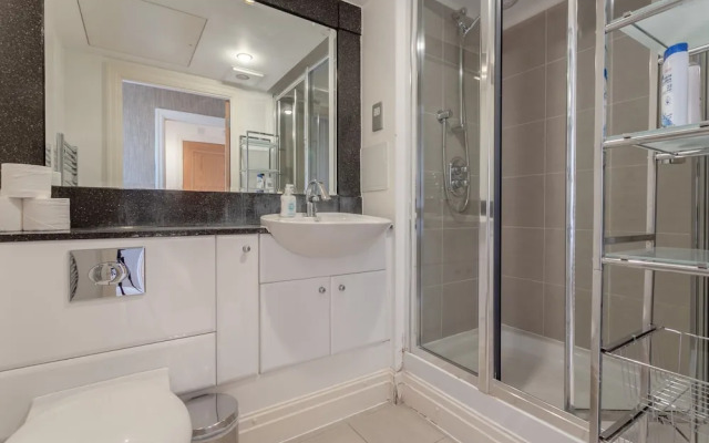 2 Bedroom Apartment in Central London