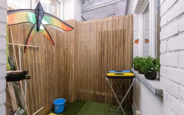 Characterful Apartment With Lateral sea View