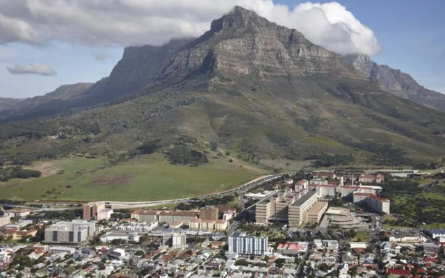 The Paragon Urbane CENTRALLY LOCATED, MODERN COMFORTS