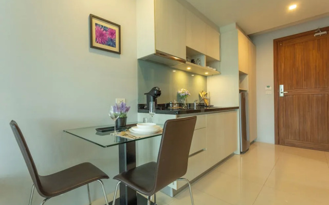 Luxury Everything Walking Distance c112