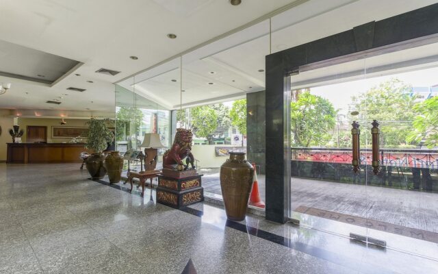 RedDoorz Plus near Monumen Nasional Jakarta