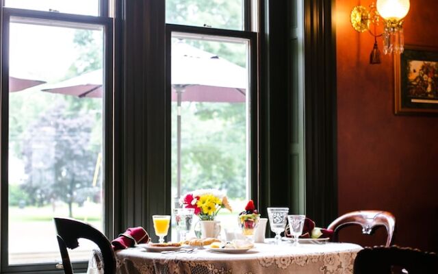 Silas W Robbins House Bed & Breakfast